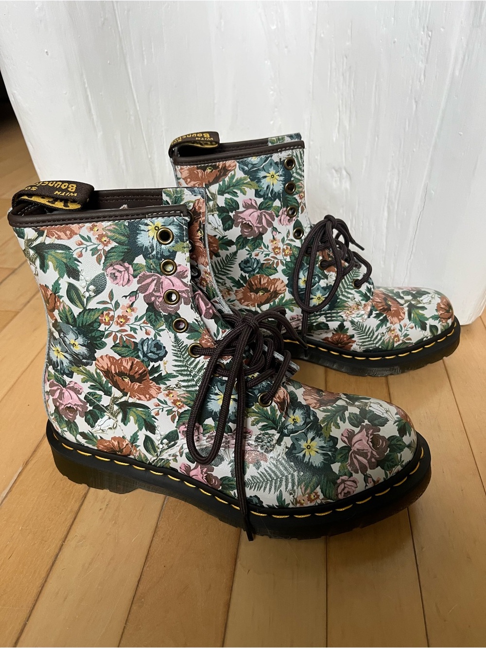 Dr. Martens English Garden 1460 Boots - Picture 2 of 9